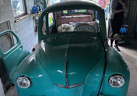 Renault R 4 CV voll restauriert und Motor überholt