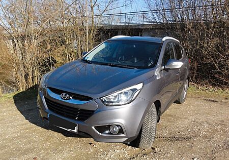 Hyundai ix35 2.0l CRDi Comfort 4WD AHK Sitzheizung TOP