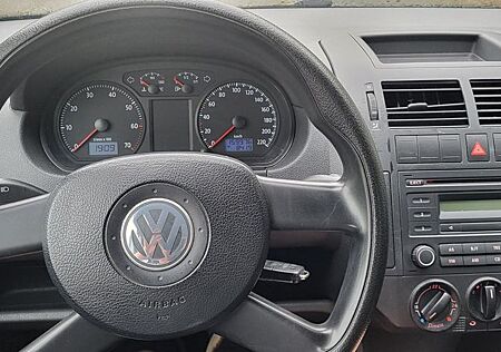 VW Polo Volkswagen Verkaufe sehr zuverlässigen 9N 1.4l