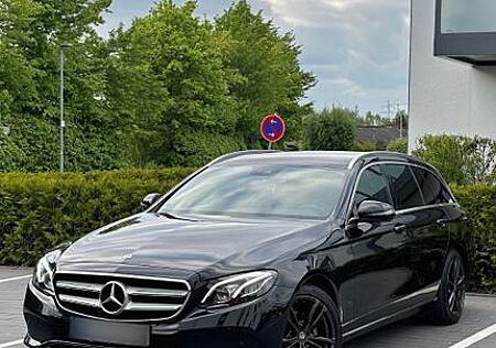 Mercedes-Benz E 220 d T Autom. -