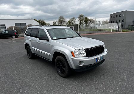 Jeep Grand Cherokee Limited 5.7 V8 HEMI Unterboden...