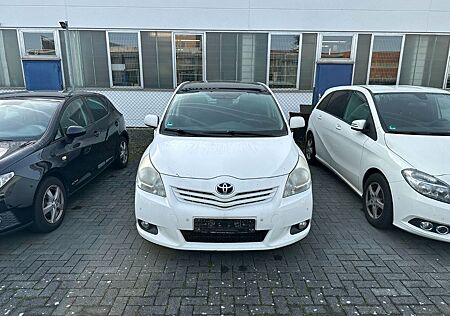Toyota Verso Edition 2,0 Ltr.D-4D Panoramadach-7 Sitzer