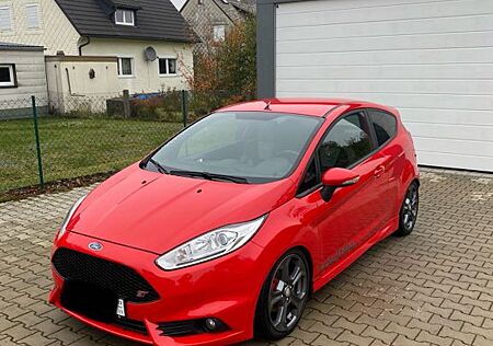 Ford Fiesta ST 180 · 06/2015 · TÜV neu