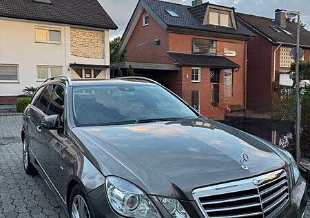 Mercedes-Benz E 220 CDI T BlueEFFICIENCY AVANTGARDE AVANTGARDE