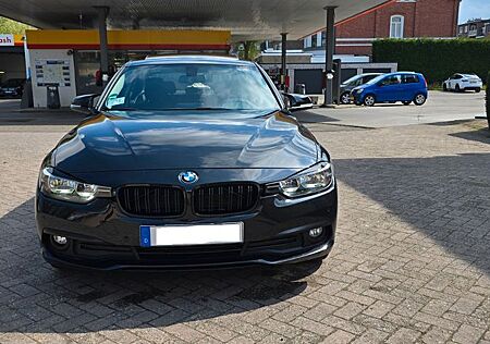 BMW 318i - Limousine (schwarz - Sunroof)