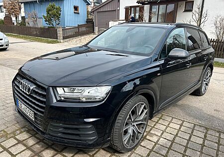 Audi Q7 3.0 TDI S-Line, 7 Sitz, LED, Pano, AHK, Tempo