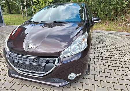Peugeot 208 1.4 *95 VTi *5 Türer*AHK*Parkhilfe*HU/AU