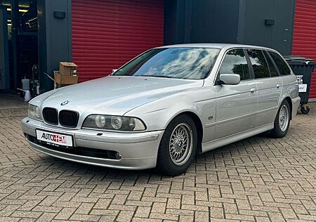 BMW 520i Touring Business Navi AHK Vollleder PDC