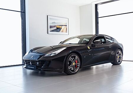 Ferrari GTC4Lusso 6.3 V12 - Nero Daytona