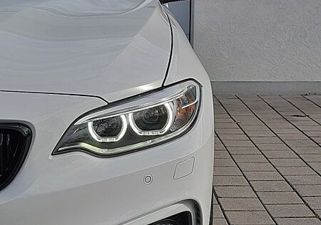 BMW 220i /Aut./Coupé/M Sportpaket/Alcantara/PDC/SitzH