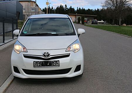 Toyota Verso-S 1,33