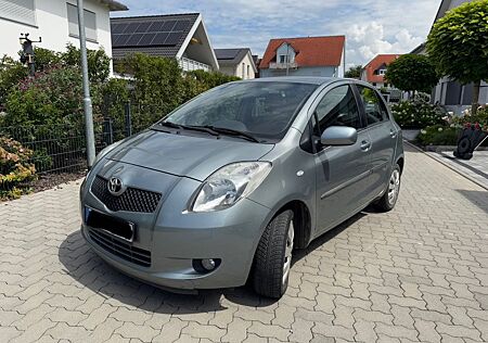 Toyota Yaris 1,3-l-VVT-i Cool Cool