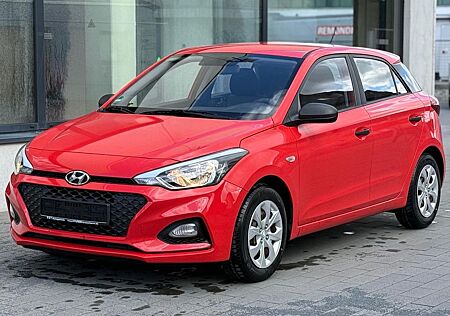 Hyundai i20 Pure TÜV Neu original 2.168km Top 1. Hand