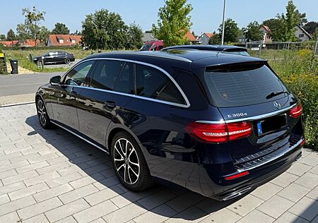 Mercedes-Benz E 300 d T. - AHK, Car Play, JungeSterne Garantie