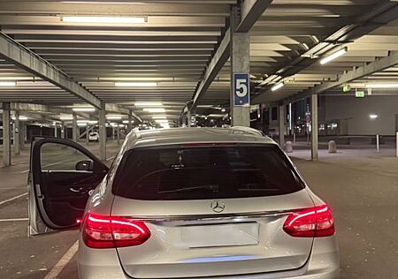 Mercedes-Benz C 220 BlueTEC T -