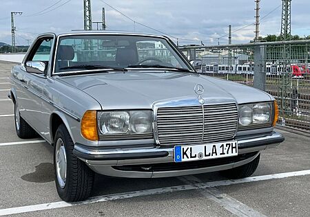 Mercedes-Benz CE 230 W123 230 CE Coupé