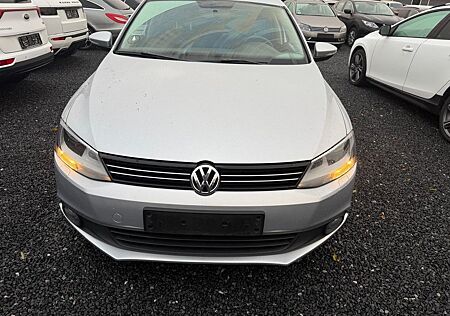 VW Jetta Volkswagen VI Comfortline BMT 1.6 TDI