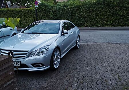 Mercedes-Benz E 250 Coupé BlueEFFICIENCY ELEGANCE ELEGANCE