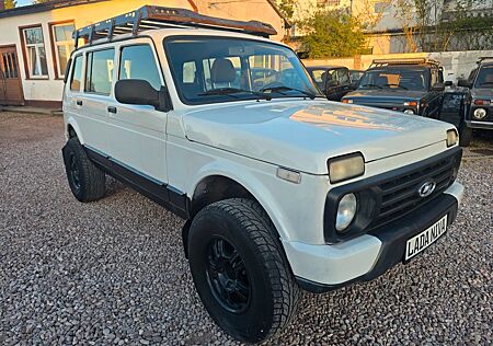 Lada Taiga 5-trg*4x4*CD-Radio*2 Hand*Tüv Neu*