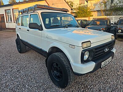 Lada Taiga 5-trg*4x4*CD-Radio*2 Hand*Tüv Neu*