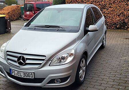 Mercedes-Benz B 170 -