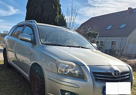Toyota Avensis Combi 2,0-l-D-4D Team Team