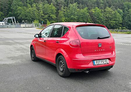 Seat Altea 1.6 Reference (Auspuffanlage neu, TÜV)