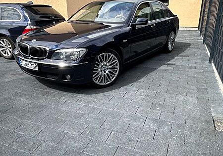 BMW 740i A -