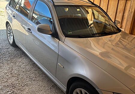 BMW 320i Touring -