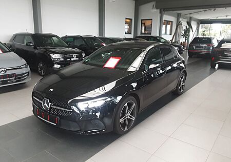 Mercedes-Benz A 200 PanoDach Leder Kamera Leder SH LED