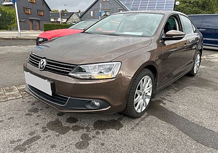 VW Jetta Volkswagen VI Highline 1.4TSI/LEDER/NAVI/2.HAND/TOP