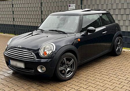 Mini ONE wenig Kilometer, Einwand frei!