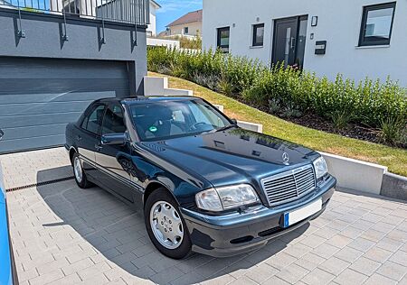 Mercedes-Benz C 240 ELEGANCE Xenon KiSitz SHD SoRollo MBAudio
