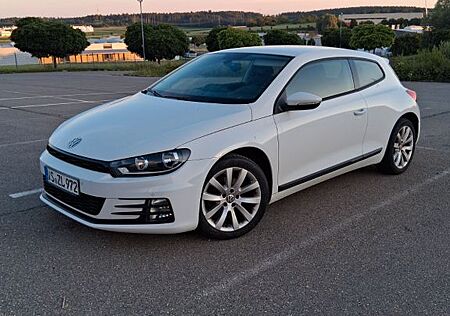 VW Scirocco Volkswagen 2.0 TSI DSG BlueMotion Technology -