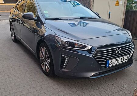 Hyundai Ioniq 1.6l GDi PLUG-IN HYBRID