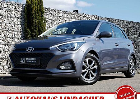 Hyundai i20 blue 1.2 Trend I Kamera