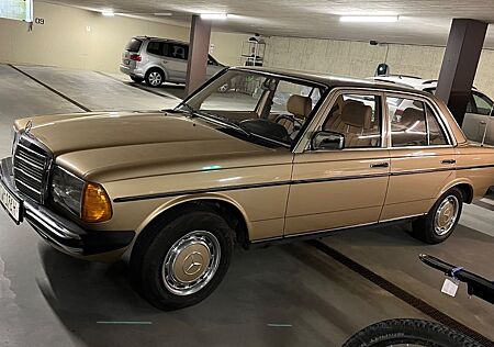 Mercedes-Benz E 230 230 E