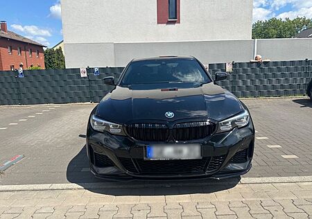 BMW 330e Automatik M Sport Performance Paket