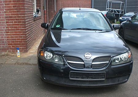 Nissan Almera Visia