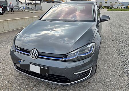 VW Golf Volkswagen e- mit Wärmepumpe