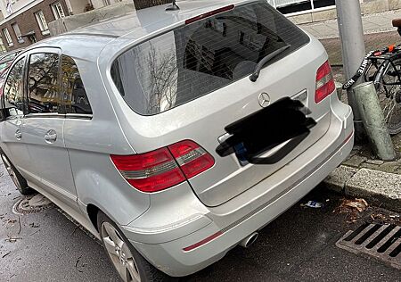 Mercedes-Benz B 200 -