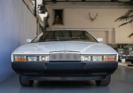Aston Martin Lagonda Serie 2 / 1 of 645 / Rarität
