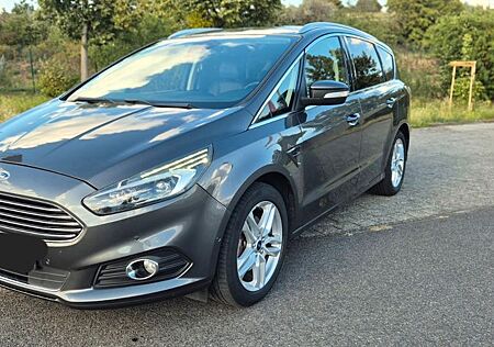 Ford S-Max 2,0 TDCi 132kW Titanium PowerShift Tit...