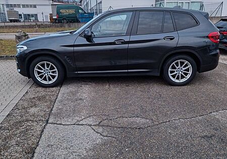 BMW X3 xDrive20d AT -