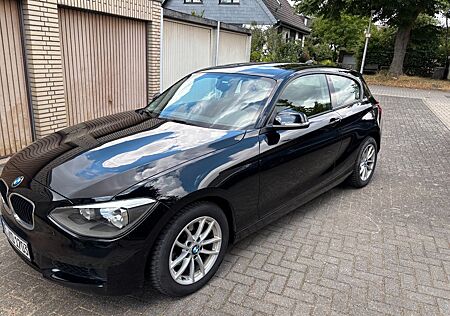 BMW 114i - 3-trg. Tüv / Insp. Neu