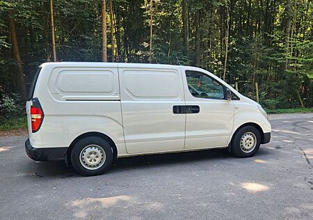 Hyundai H-1