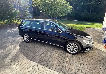 VW Passat Variant Volkswagen 2.0 TDI SCR 140kW DSG Highlin...