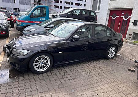 BMW 318i Edition Exclusive Edition Exclusive