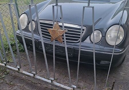 Mercedes-Benz E 280 4MATIC AVANTGARDE Avantgarde