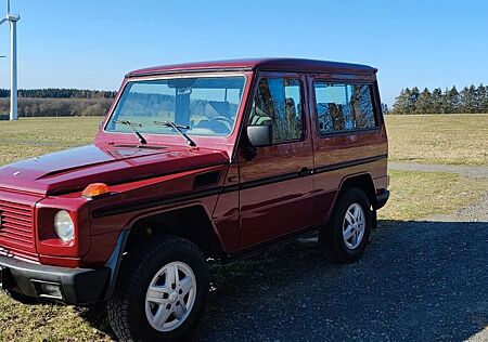 Mercedes-Benz G 230 G 200